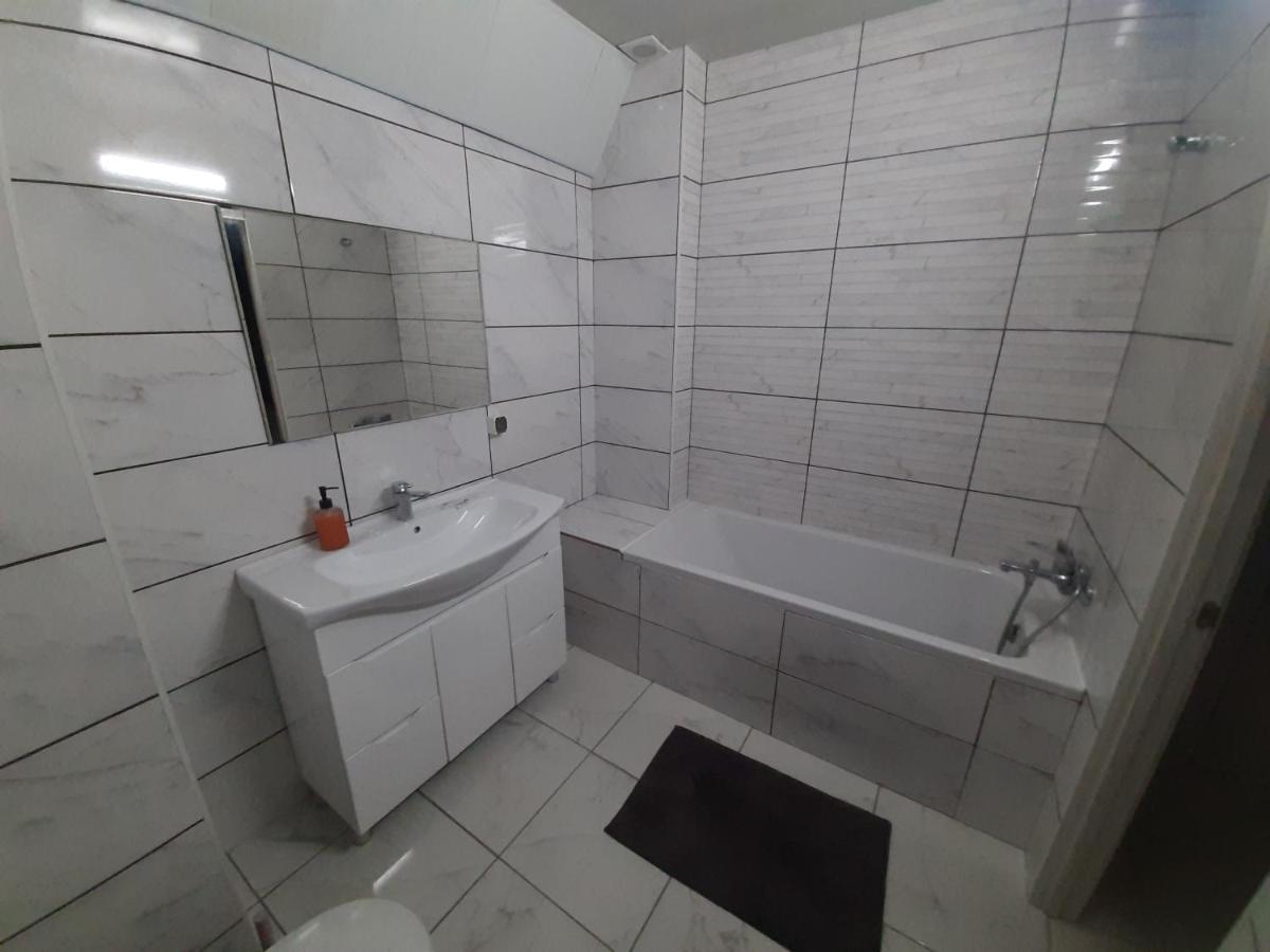 Comfortable Apartment Zamostyanska 34А Vinnytsia Bagian luar foto